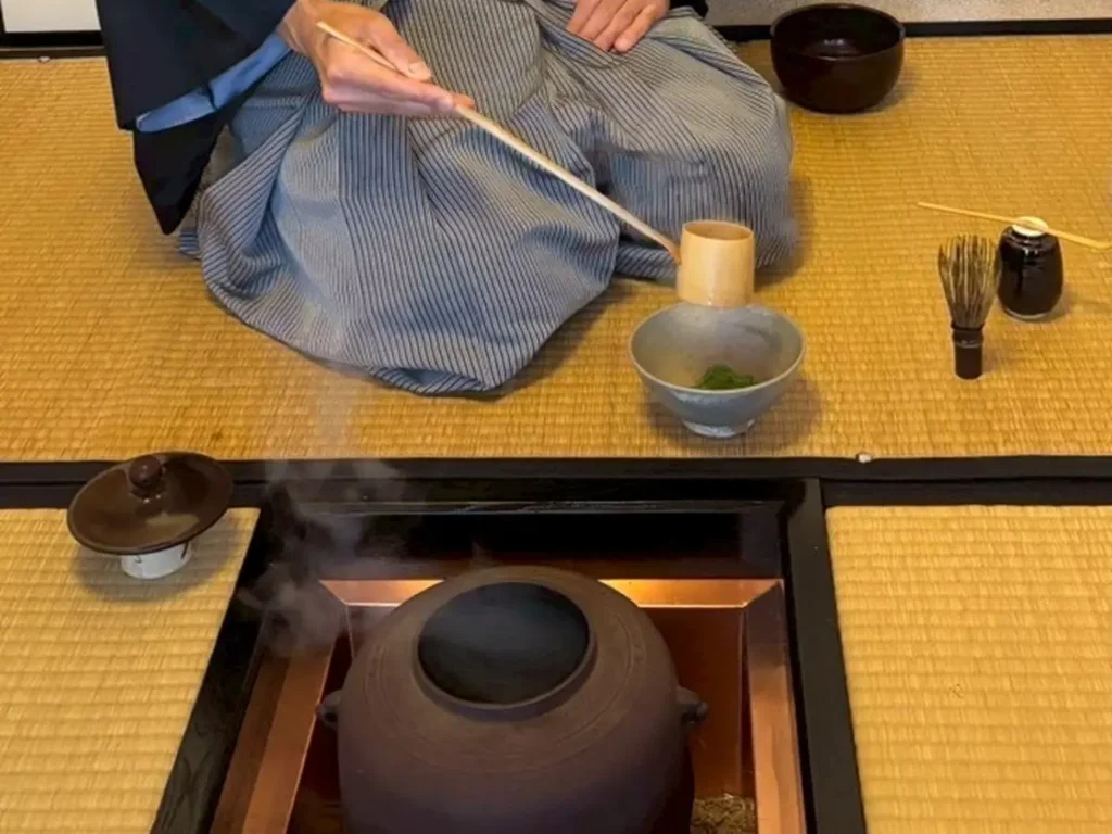 無著庵での炉の点前の様子